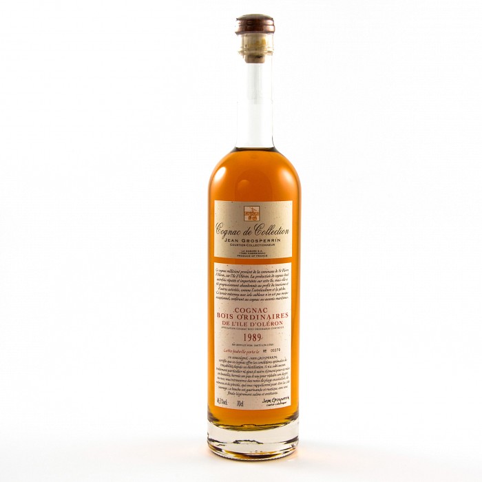 Cognac 1989||| CHF 129 |||Der Bois Ordinaire Ile d'Ol�ron 1989 Jean Grosperrin stammt von den sandigen B�den der Insel Ile d'Ol�ron, die in der Vergangenheit ein wichtiger Produzent von Cognac war. 

0.7L 46.3 Vol % Alkohol 

Sch�nes Braungold, berauschender Duft von kandierten Fr�chten, Karamell aus gesalzener Butter, N�ssen, alle sublimiert durch Jod, vollmundig, vornehm, im Abgang eine jodierte Note.... man f�hlt sich f�r einen Moment auf der Insel.

Seit mehr als 20 Jahren ist Jean Grosperrin, ein Broker-Sammler, bestrebt, die von ihm ausgew�hlten Jahrg�nge intakt zu halten. Auswahl und Handhabung werden kontrolliert und zertifiziert, damit sich das Produkt und nur das Produkt ausdr�cken kann.

BEI BESTELLUNGEN MIT LIEFERMETHODE FLEUROP WIRD DIESE BEILAGE IM BESTELLFORMULAR AUTOMATISCH AUSGEBLENDET. ||| 1013