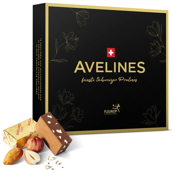 Pralin�s||| CHF 18.9 |||Avelines Pralin�s von Maestrani.

Diese elegante Box beinhaltet 12 Avelines Pralin�s (120 g) aus zartschmelzender Gianduja-Haselnuss-Milchschokolade. Die erlesene Zusammensetzung enth�lt nur allerbeste Zutaten von sorgsam ausgew�hlter Herkunft: Kakaobohnen, Schweizer Vollmilch, delikat ger�stete Haseln�sse, Mandeln sowie echte gemahlene Bourbon-Vanille. ||| 1739